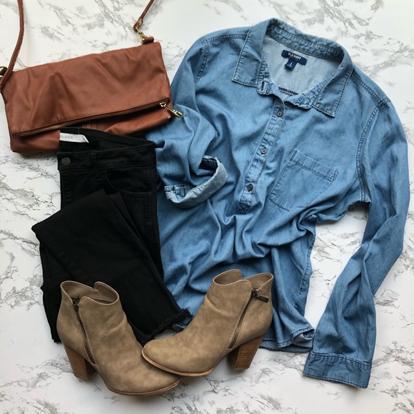 Women’s Old Navy Denim Pullover Denim Blouse - Picture 1 of 1